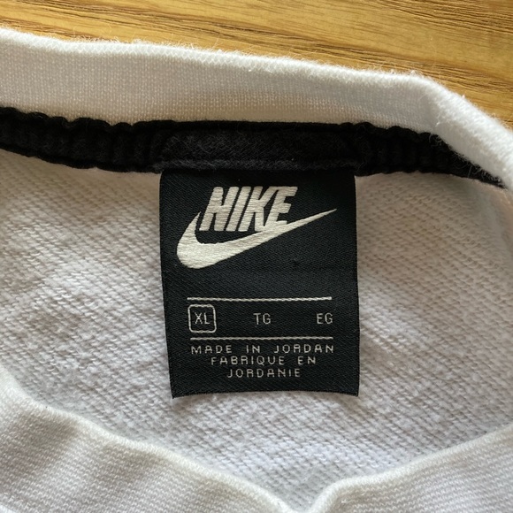 NIKE - White and Grey Cropped Crew Neck Sweatshirt - Picture 5 of 5